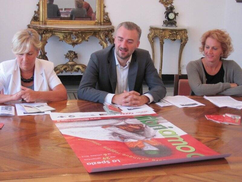 Un mare di libri in vetrina, la Spezia legge ovunque e comunque - Città  della Spezia