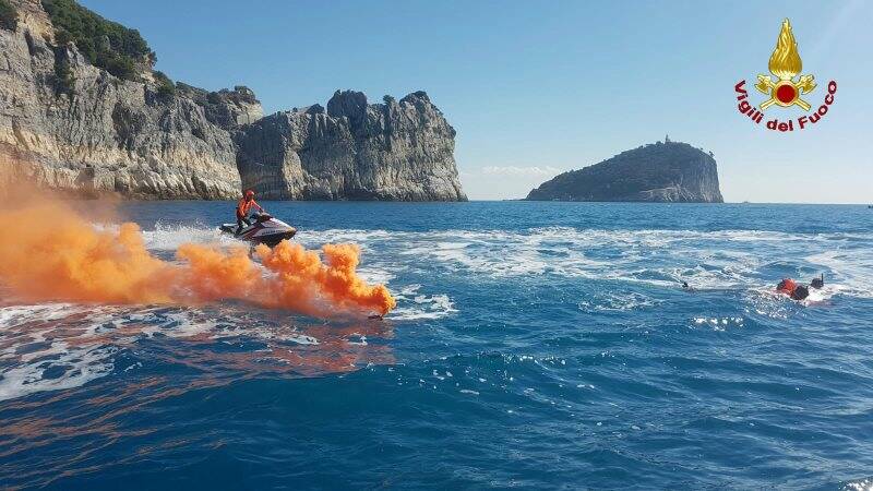 Vigili del fuoco, corso di soccorso acquatico