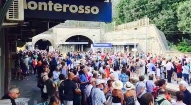 Caos in stazione a Monterosso