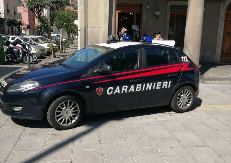 Carabinieri in Piazza Brin