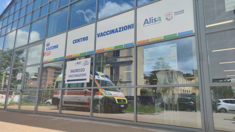 Hub vaccinale nel deposito ex Fitram