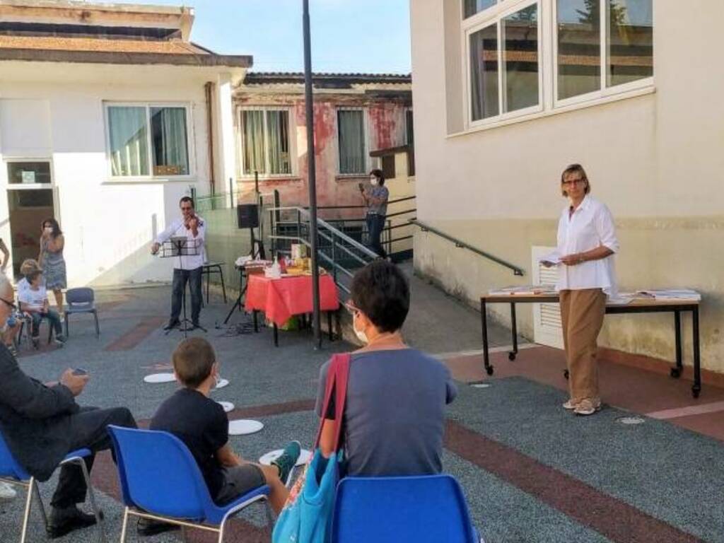 Donazione di libri speciali nel ricordo di Beatrice Castagna