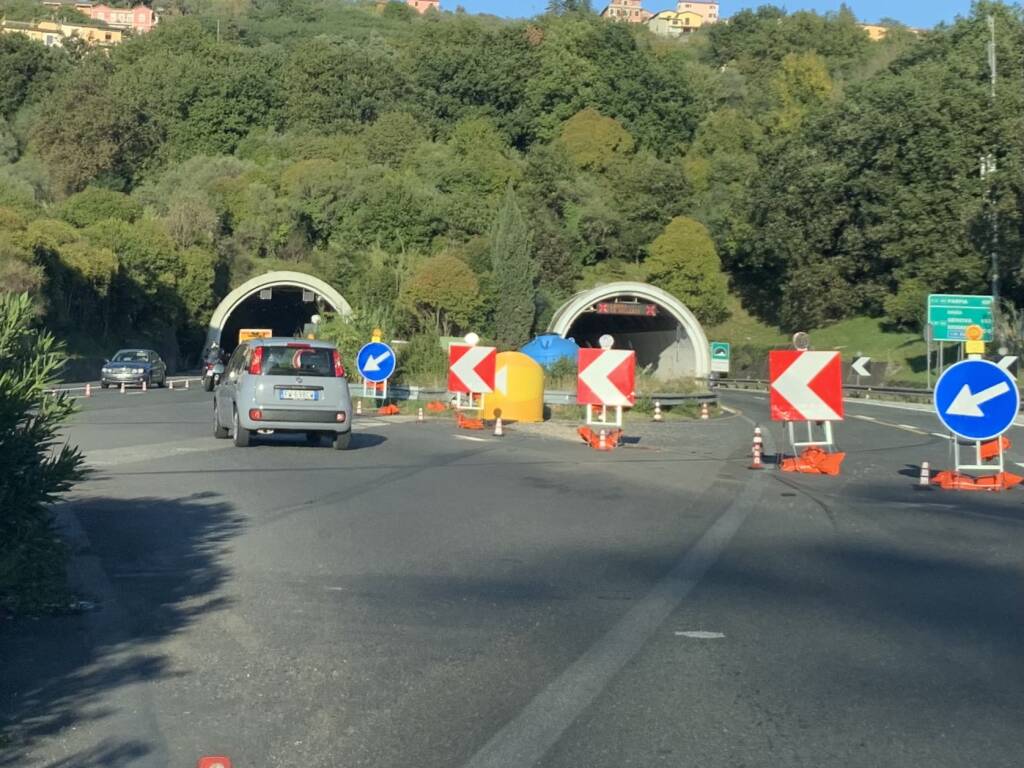 Lavori sul raccordo autostradale della A15