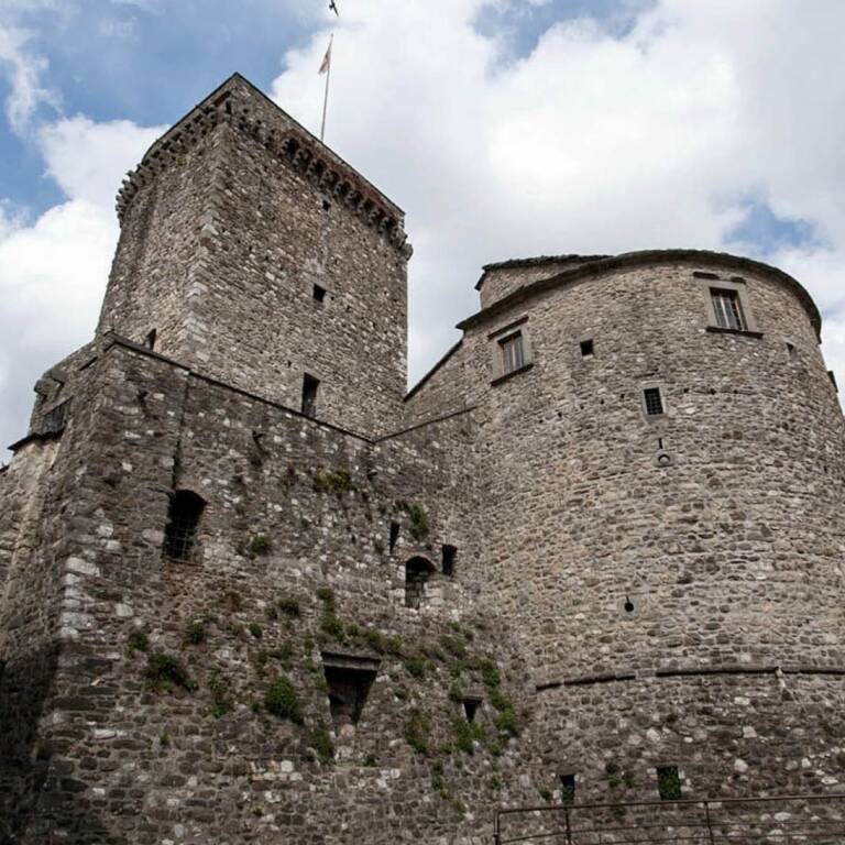 Il castello Fieschi di Varese Ligure (dalla pagina Facebook del Comune di Varese Ligure)