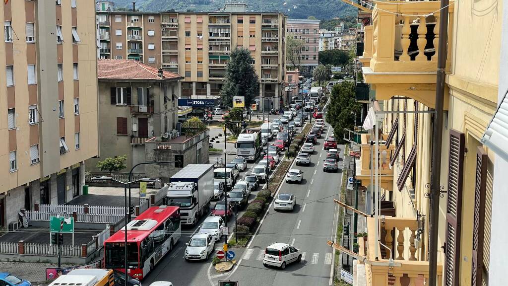 Traffico in Via Carducci