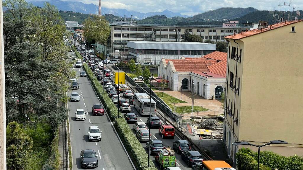 Traffico in Via Carducci