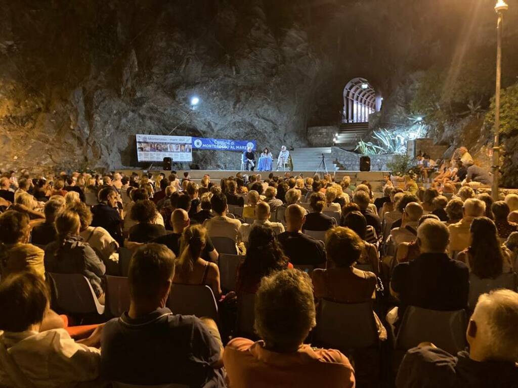 “Monterosso un mare di libri“