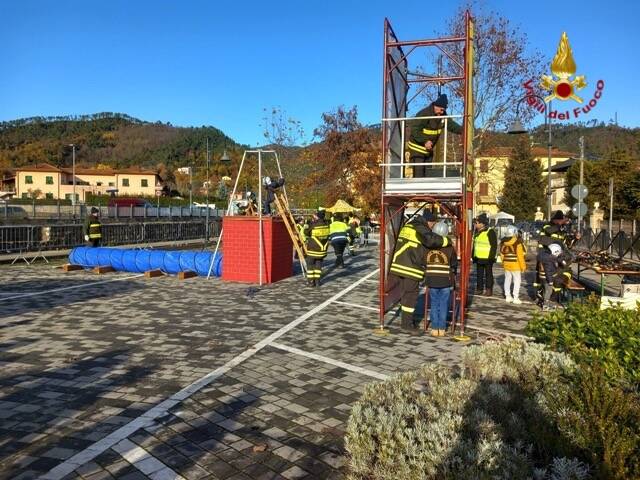 Giornata con Anvvf e Vigili del fuoco a Brugnato. Novanta bambini a Pompieropoli