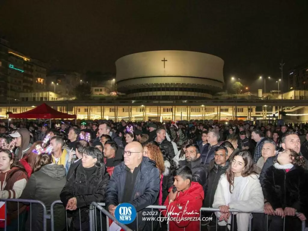 Stop a fuochi, botti e petardi: l'ordinanza del sindaco per un Capodanno  più sicuro - Città della Spezia