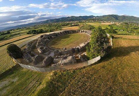 Anfiteatro di Luni