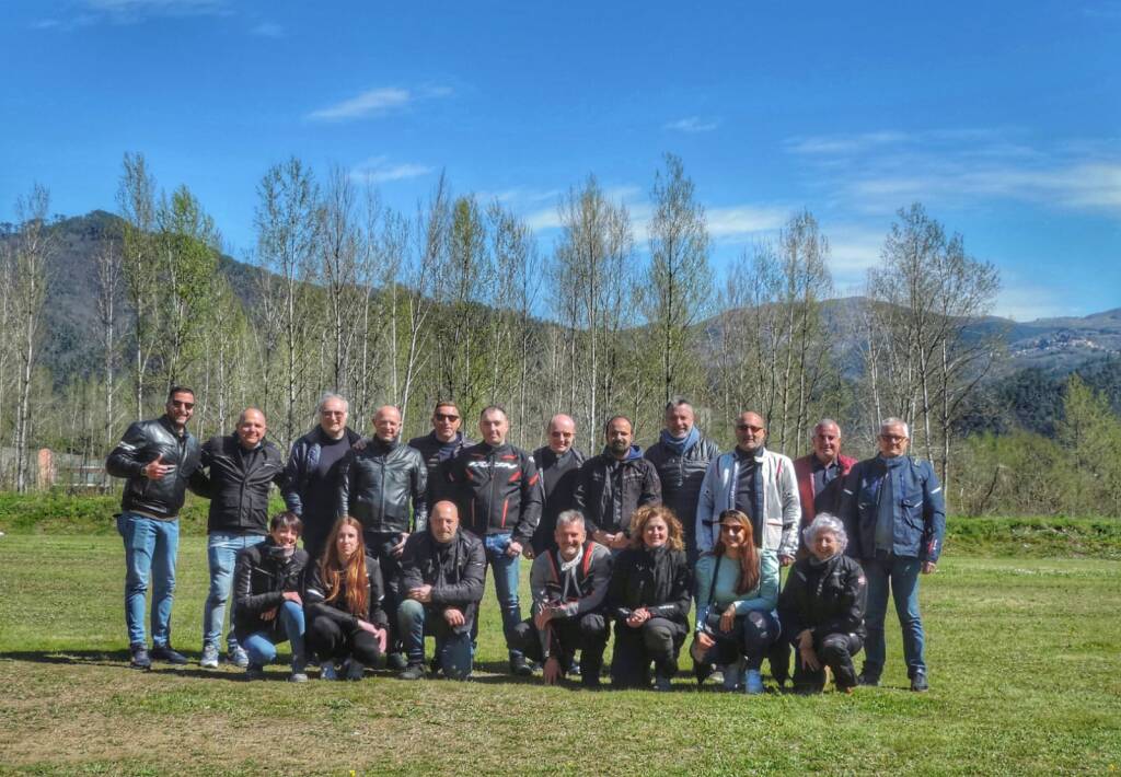 Cerimonia a Borghetto Vara, benedizione moto carabinieri e polizia