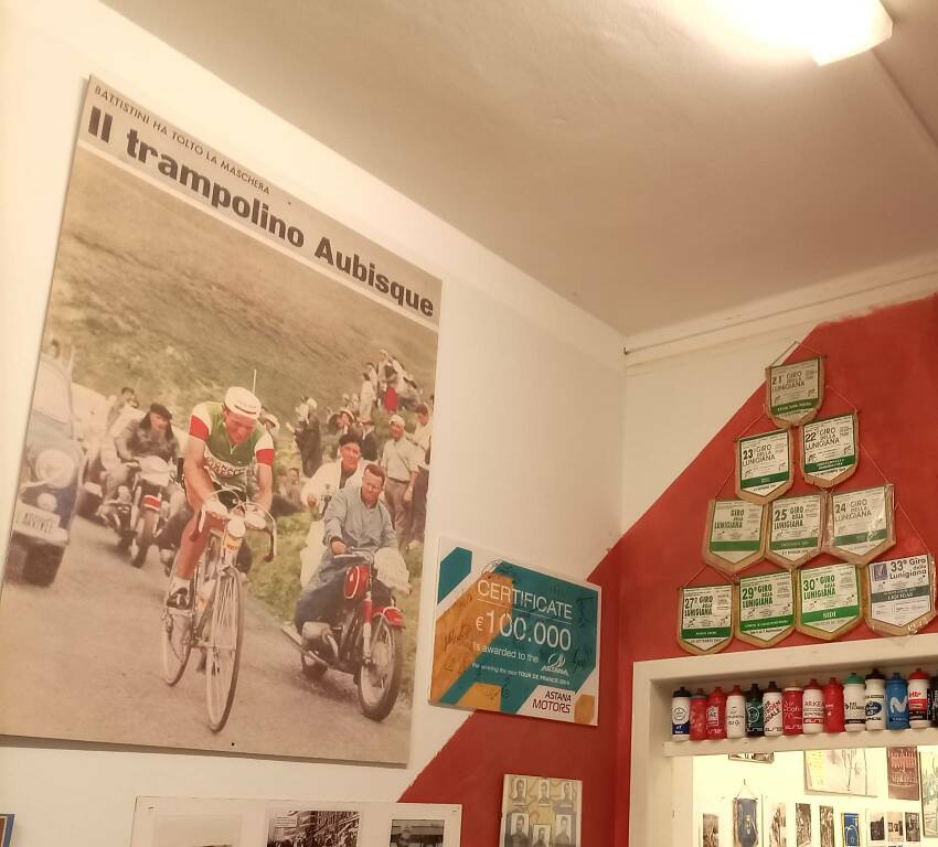 Graziano Battistini celebrato sulle pareti del Museo del Ciclismo "A. Cuffini" della Spezia