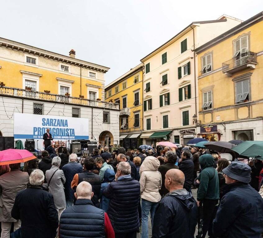 La manifestazione di Piazza Luni