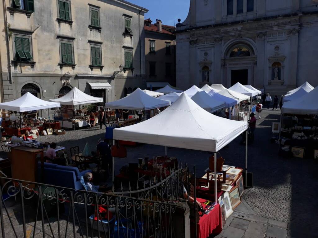 Mercatino dell'antiquariato, foto dal sito turistico del Comune di Pontremoli