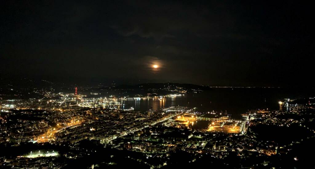 Panorama notturno della Spezia