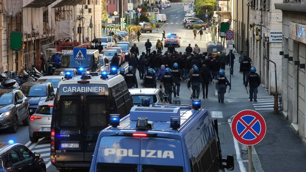 Scontri in centro città prima di Spezia-Lazio