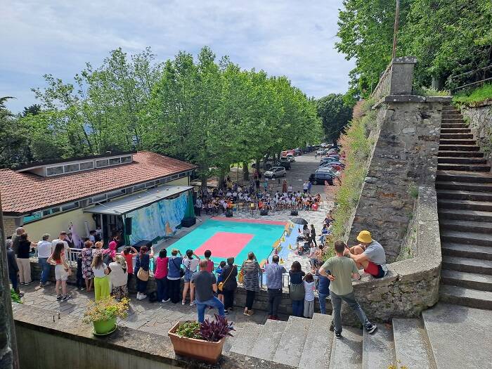 Al Fosso di Fosdinovo l'apprezzato spettacolo di fine anno delle scuole medie