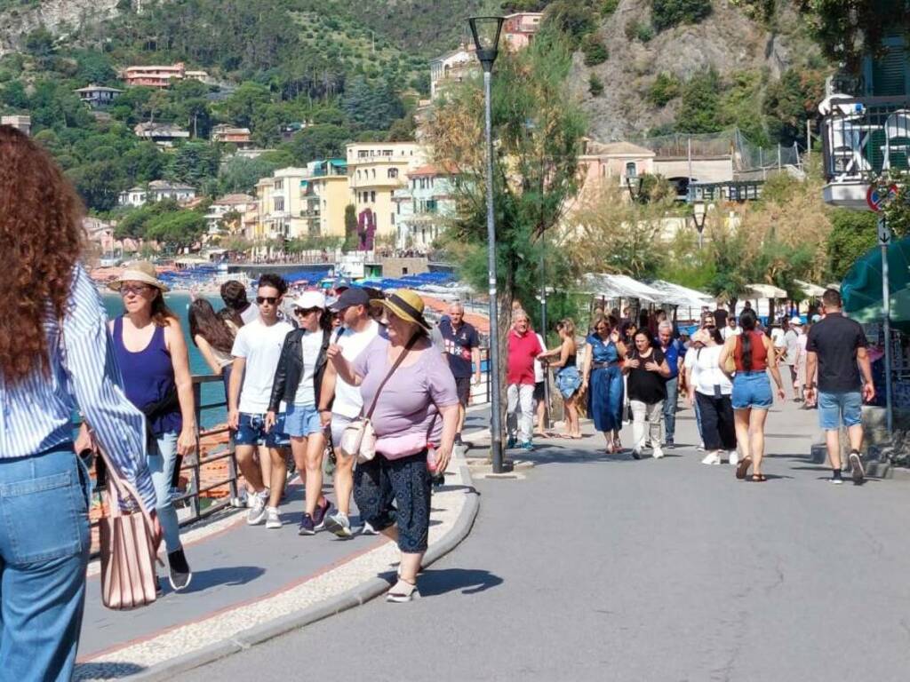 Turisti alle Cinque Terre