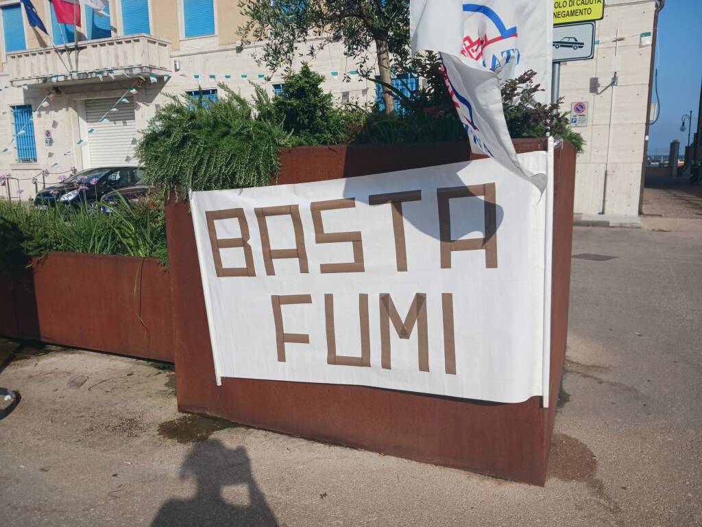 Basta fumi, navi da crociera ambientalisti 