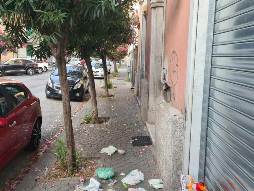 Cassonetti Via Milano e Via Napoli