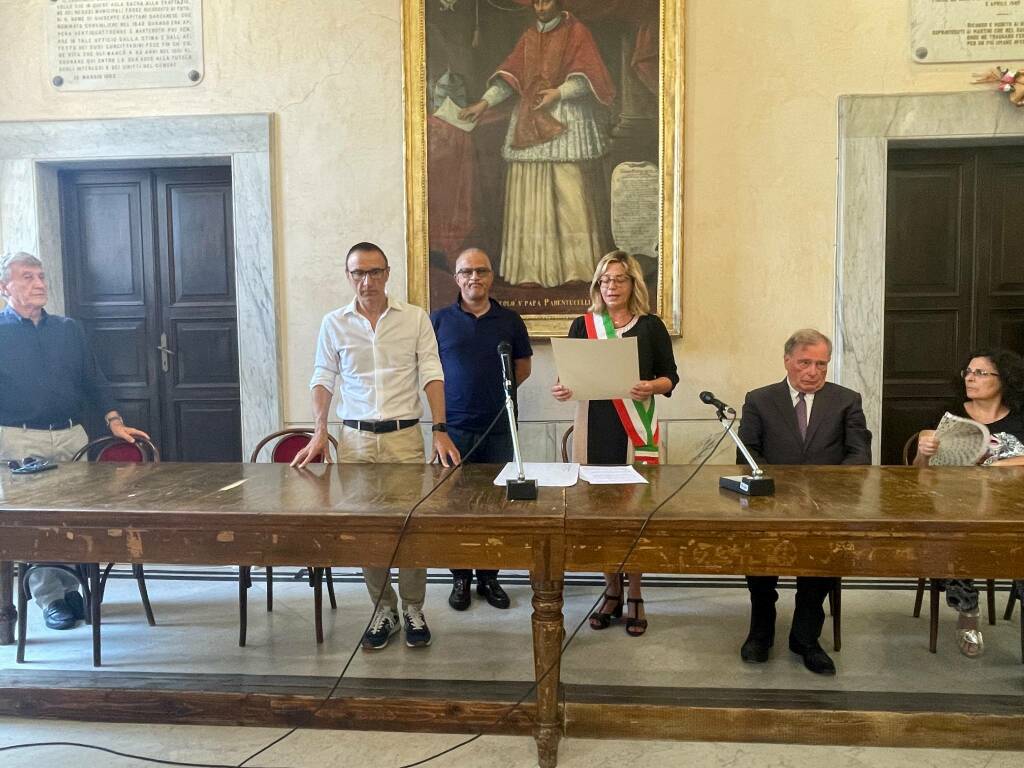 Consegna onorificenza 21 luglio alla famiglia di Pino Meneghini