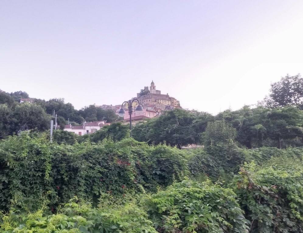 Arcola vista dall'area verde di Via Valentini