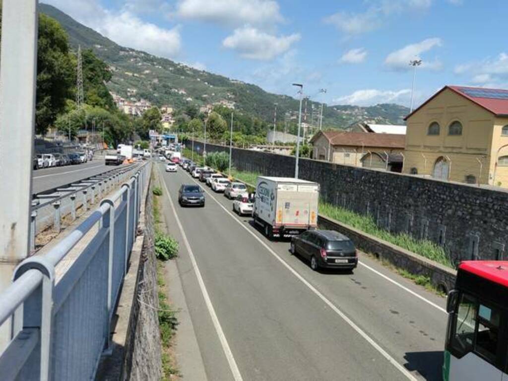 Rotonda di Fabiano, lavori in corso per addolcire la pendenza dei rallentantori