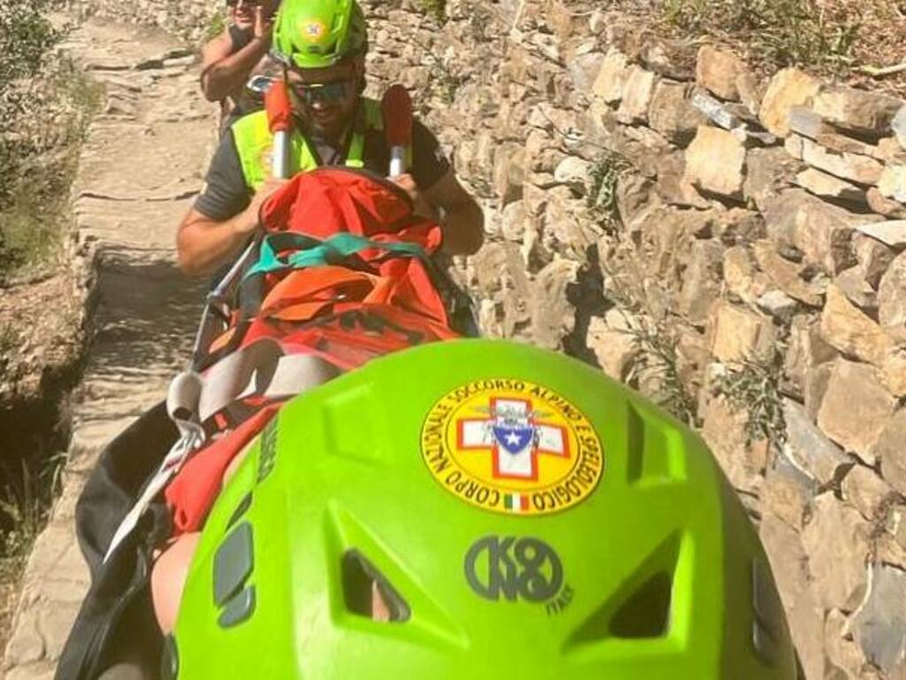 Soccorso alpino sui sentieri