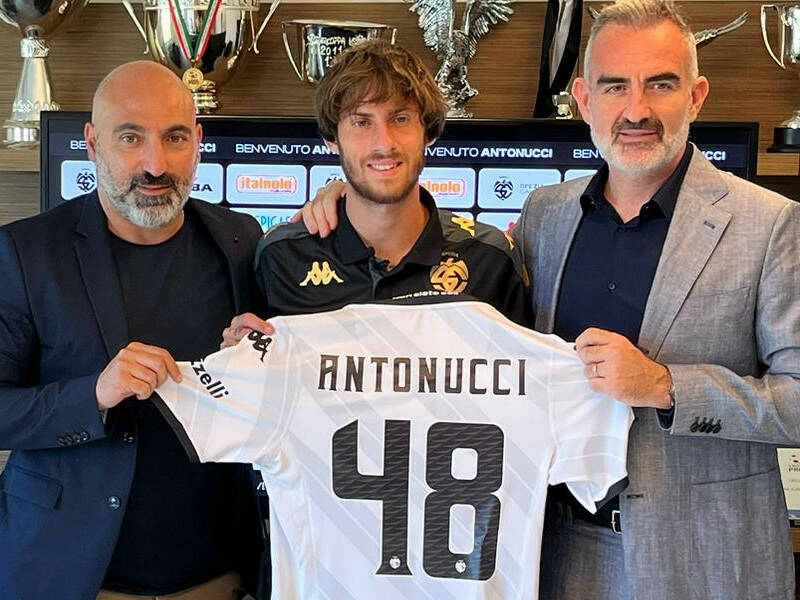 Macia e Melissano presentano Antonucci