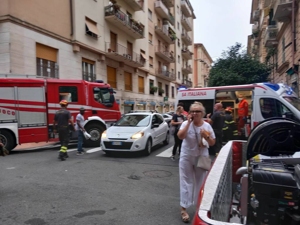 Via Napoli Vigili del fuoco Croce rossa