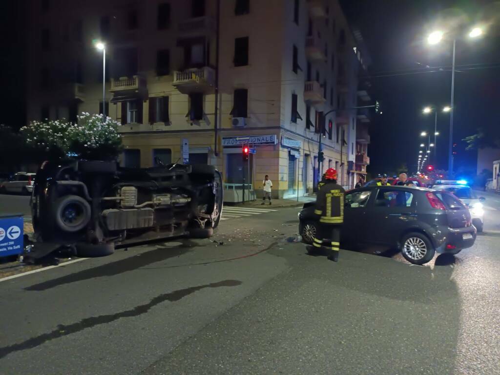 Incidente stradale Via Carducci Via della Torre