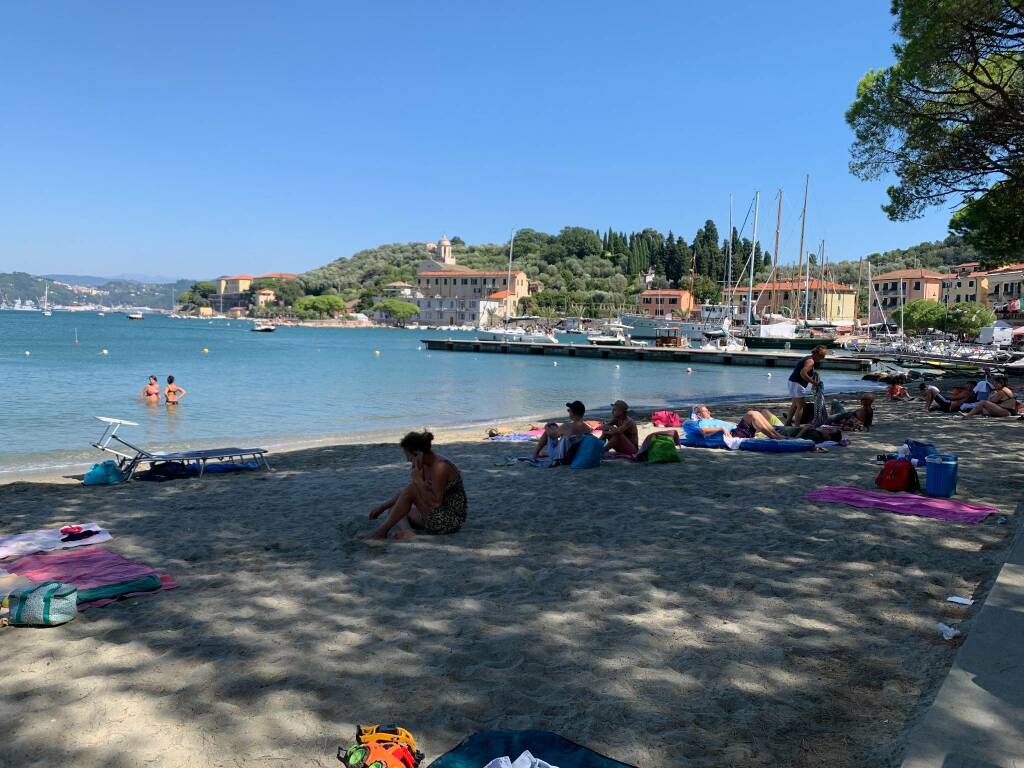 Spiaggia Le Grazie estate