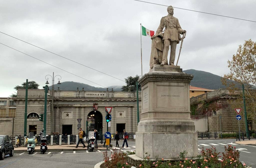 Statua a Domenico Chiodo