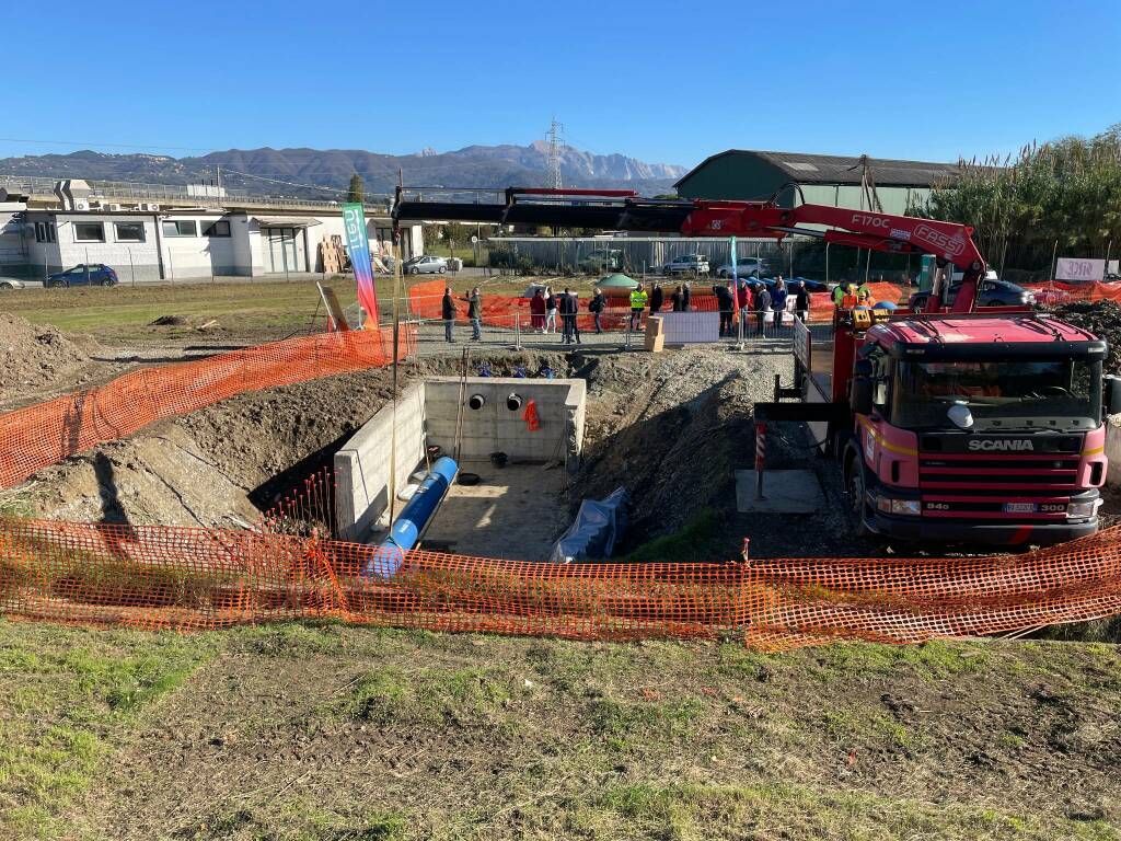 Tubature acquedotto fra le due sponde del Magra