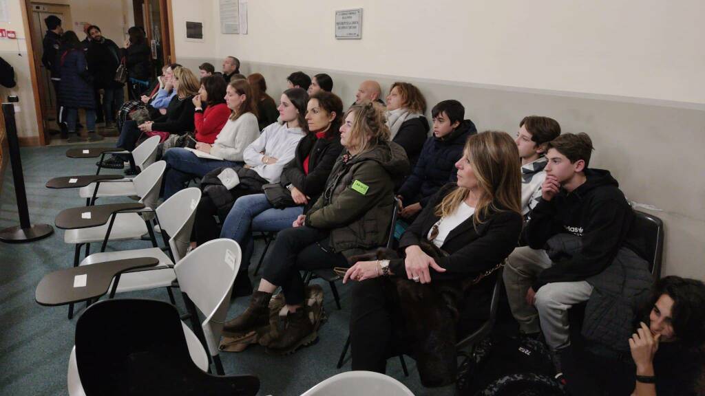 I genitori degli alunni della scuola Fontana trasferiti a Melara