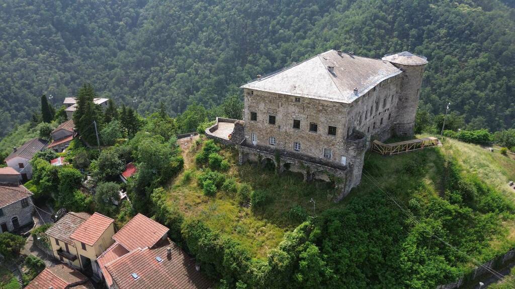 Il castello Doria Malaspina di Calice al Cornoviglio