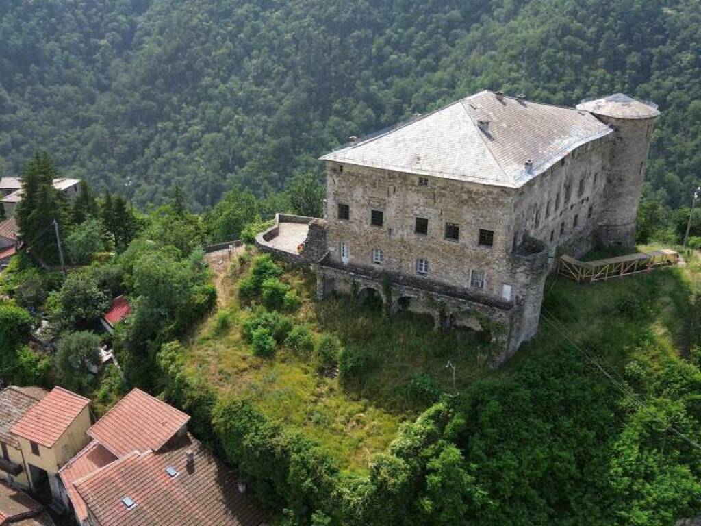 Il castello Doria Malaspina di Calice al Cornoviglio