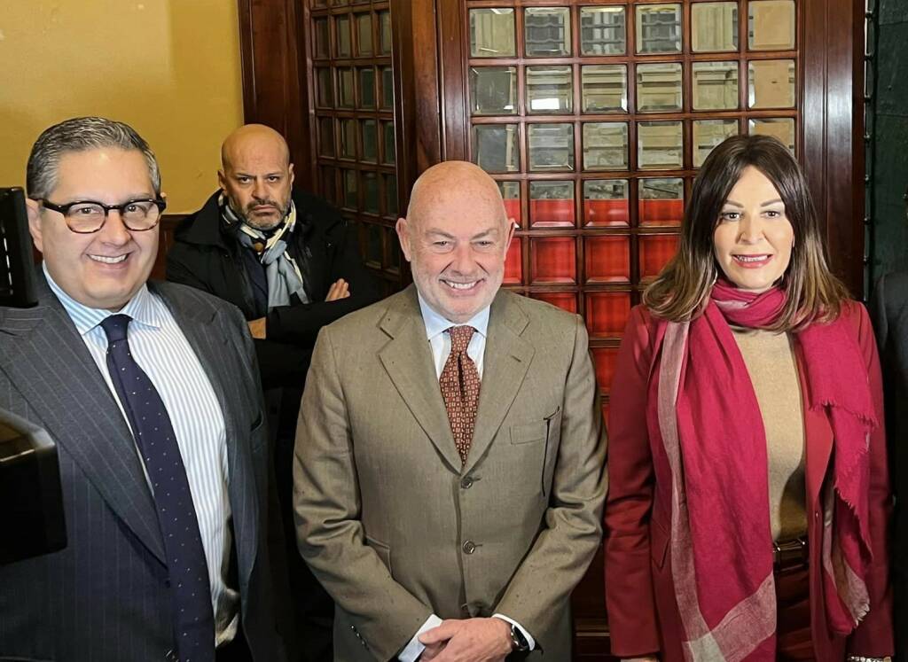 Giovanni Toti, a sinistra, e Daniela Santanché, a destra