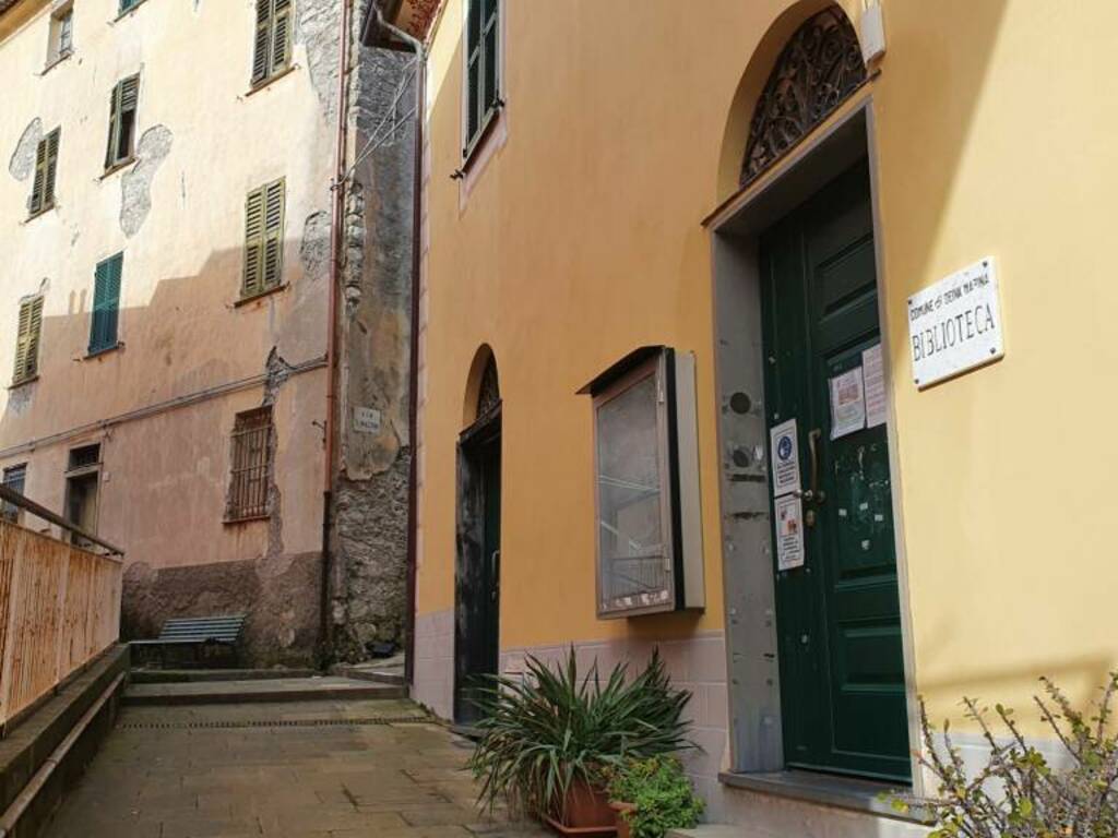 La biblioteca di Deiva Marina