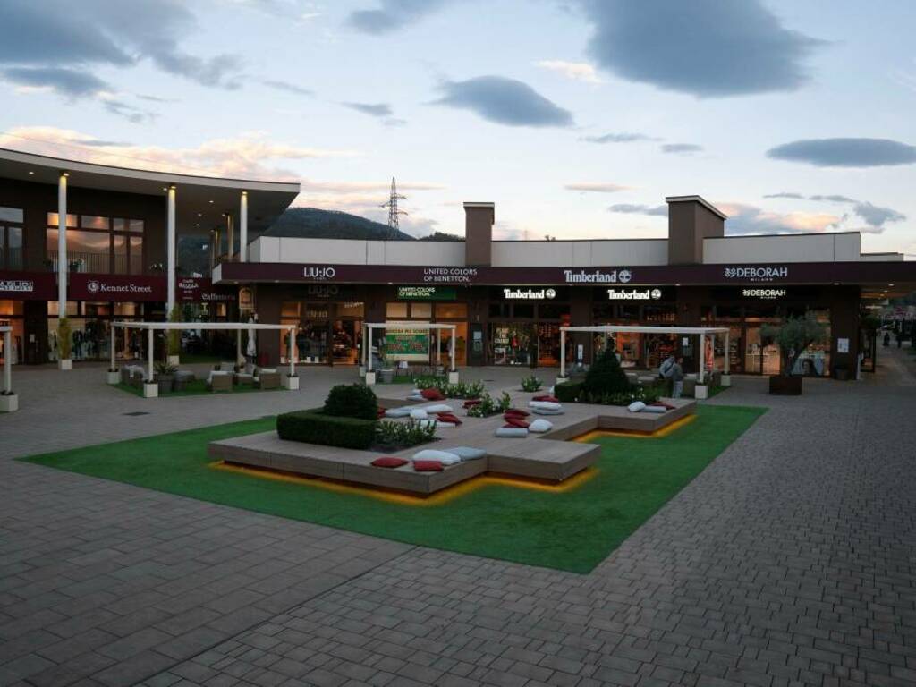 Brugnato 5Terre Outlet Village