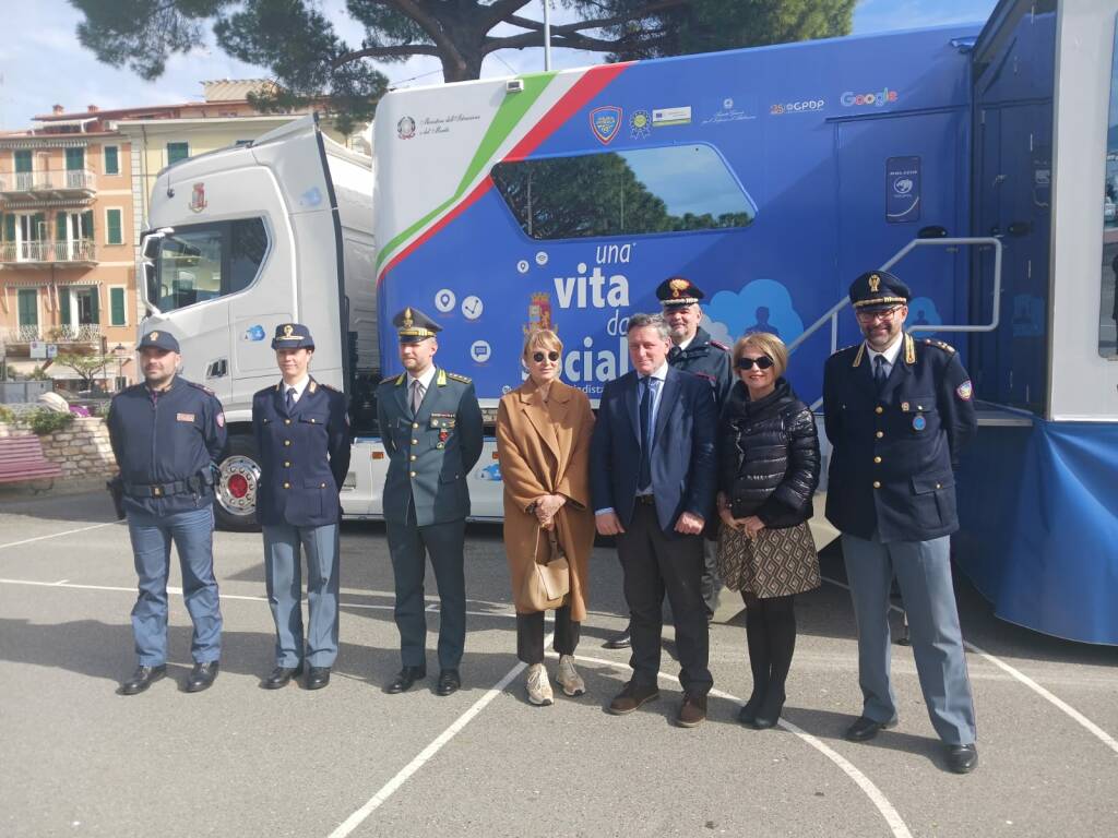 Una vita da social a Lerici