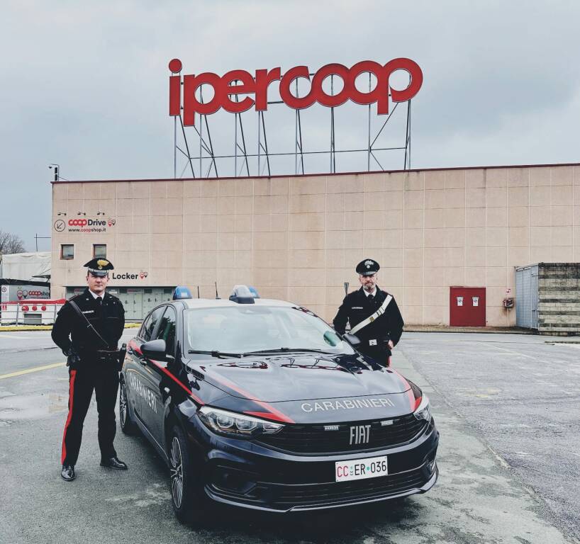 Carabinieri all'Ipercoop