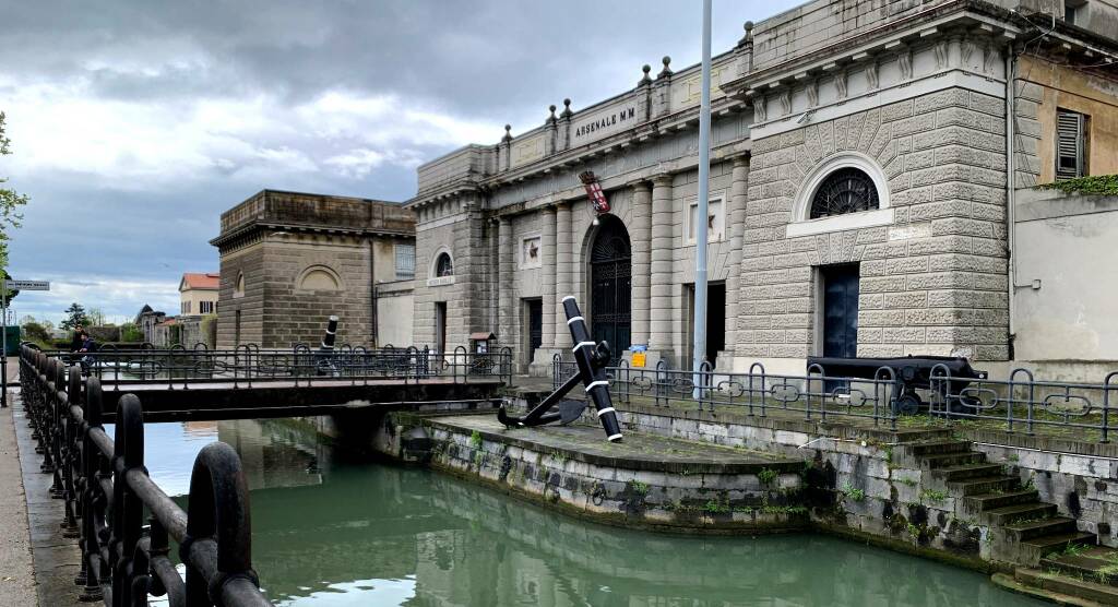 Ponte Marconi, ingresso dell'arsenale