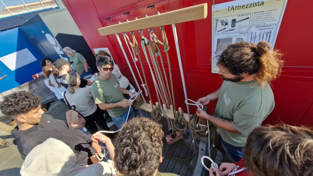 Vela tradizionale alla Giornata del mare