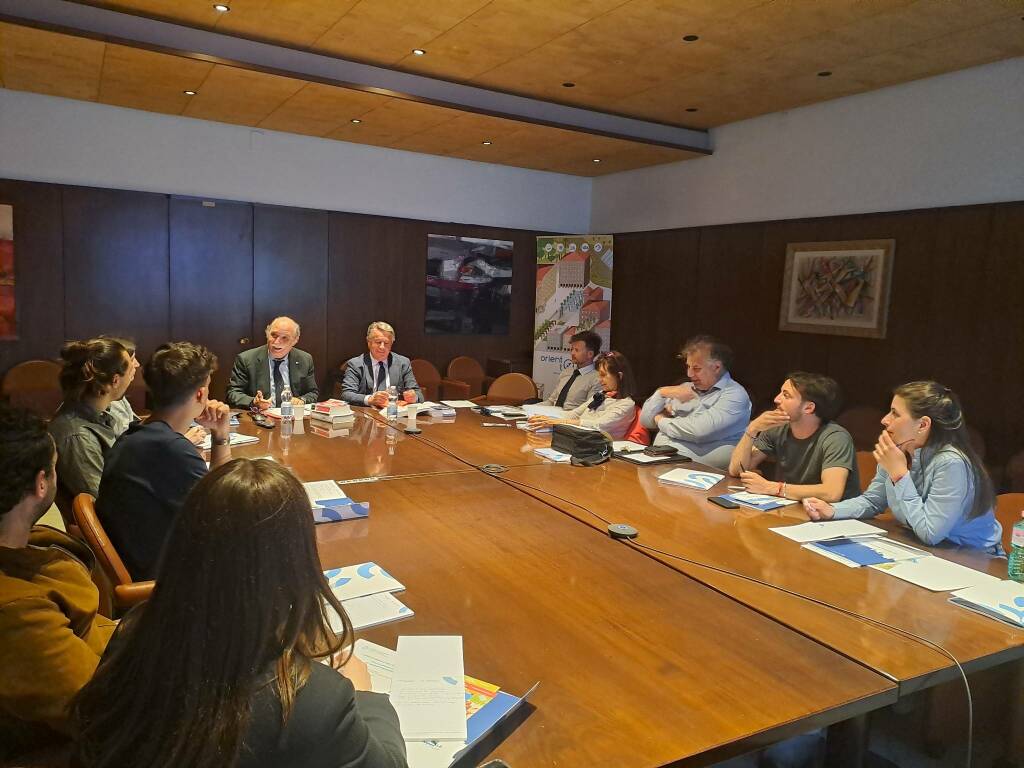 Prima lezione per il corso di formazione rivolto agli aspiranti imprenditori organizzato da Camera di Commercio e Rotary Club La Spezia
