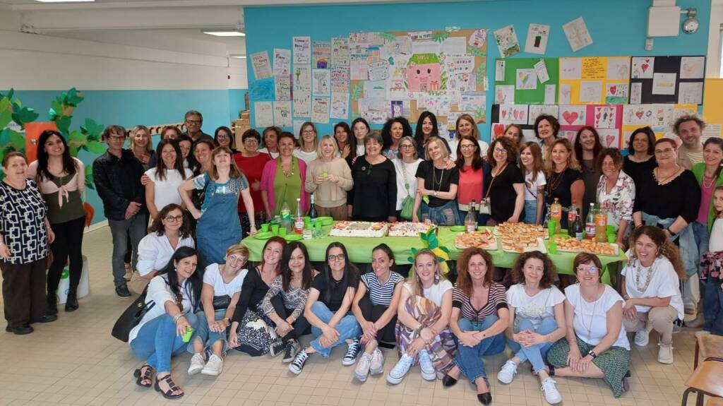 Gli insegnanti della Pianta per la festa dei 50 anni della scuola