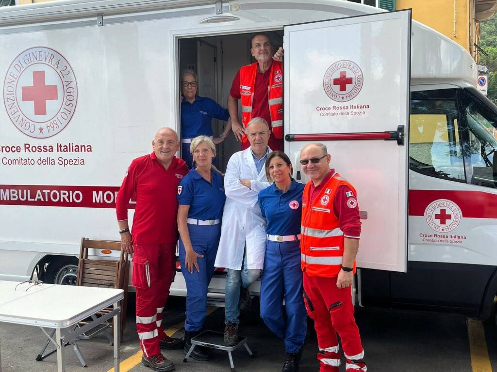 Ambulatorio mobile della Croce Rossa in Operazione Donatella