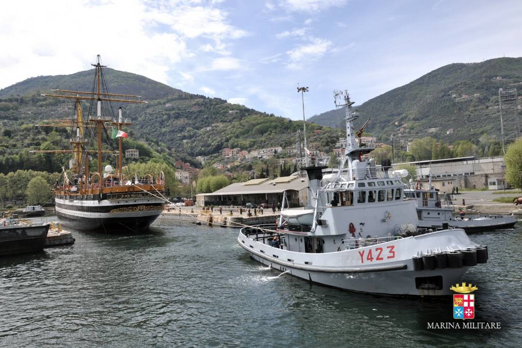 Il Vespucci in bacino di carenaggio (ph Marina  Militare)