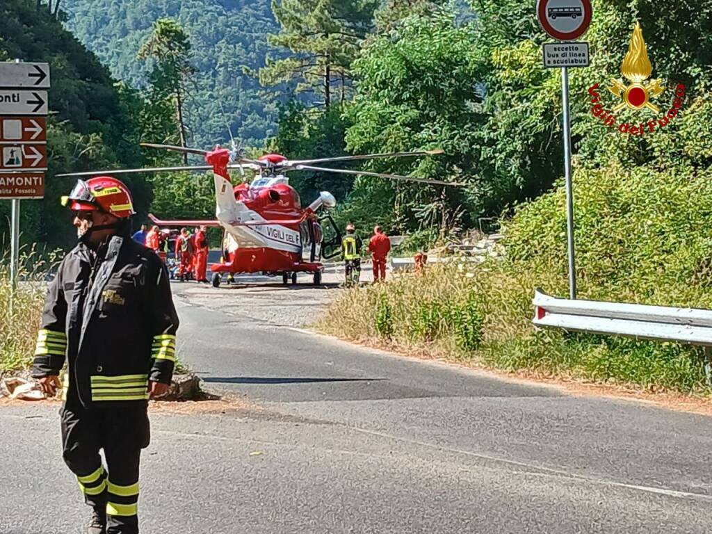 Incidente in Litoranea soccorso, strada, vigili del fuoco, ambulanze 