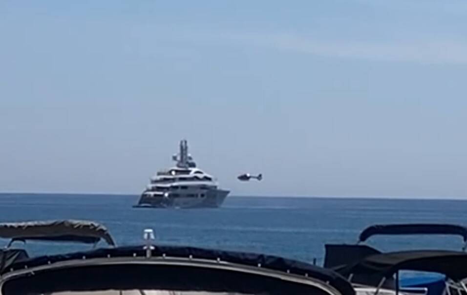 Launchpad, lo yacht di Mark Zuckerberg ormeggiato di fronte a Levanto